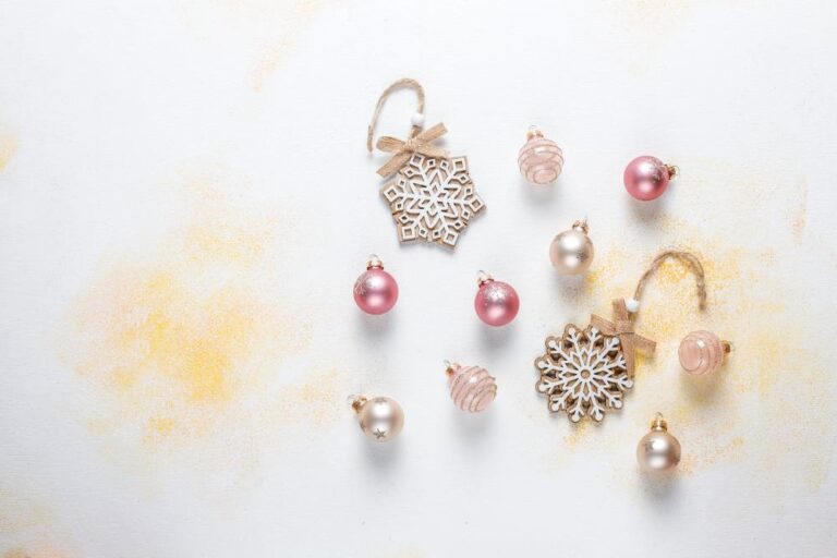 christmas decors balls snowflakes 2023 11 27 05 06 19 utc.jpg